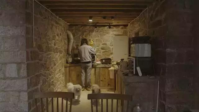 卖掉大城市一套的房子回小城市,卖掉一线城市房子去大理开民宿