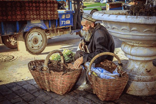 卖掉大城市一套的房子回小城市,卖掉一线城市房子去大理开民宿