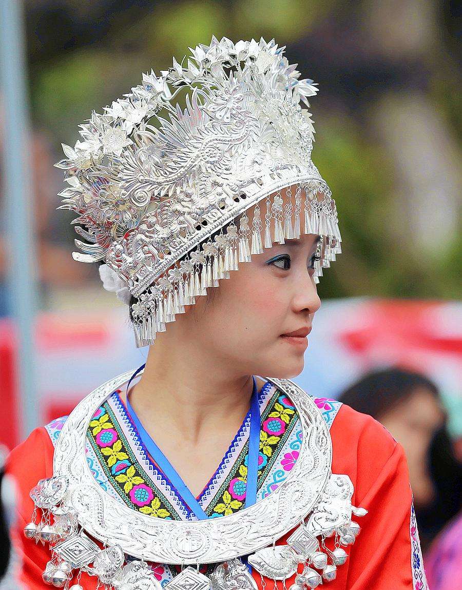 少数民族服饰云南文山的,云南文山州少数民族服饰展