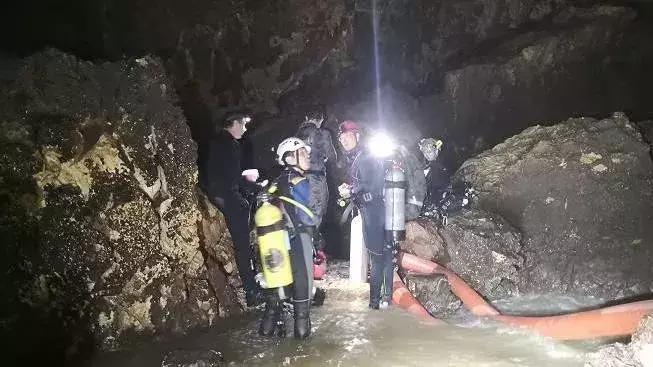 被困7天奇迹生还,被困35天后奇迹生还完整版