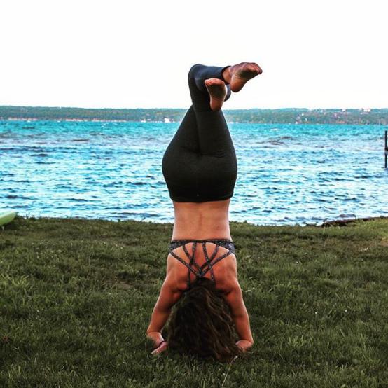 不需要手部支撑的瑜伽体式,不需要坐到地上的瑜伽动作