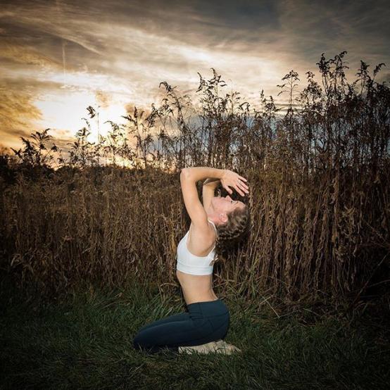 不需要手部支撑的瑜伽体式,不需要坐到地上的瑜伽动作