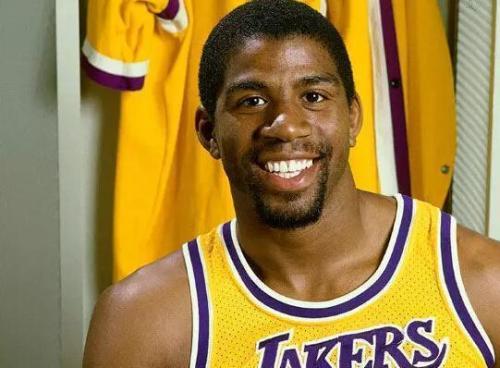 我不是药神催泪央视评论,我不是药神引发热议的图片