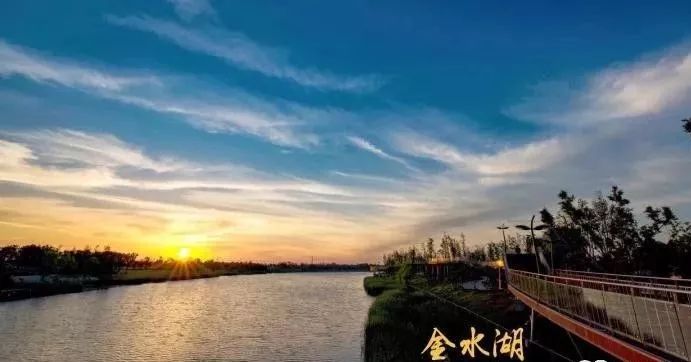 转发就有礼，现场抽奖嗨翻天！这样的特卖会你想参加吗？