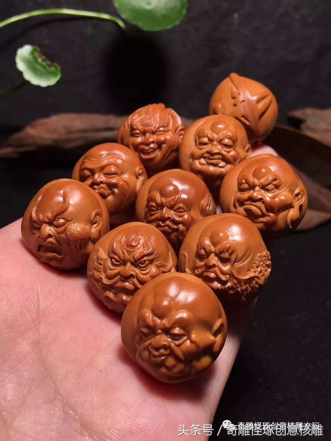 世界顶级极品橄榄核雕十八罗汉,知翠轩橄榄核雕双面十八罗汉价格