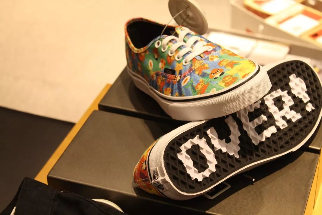 这双靠打游戏送的鞋子可以卖3万元？