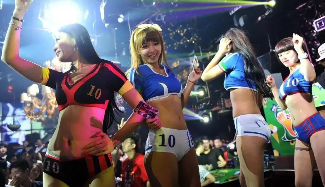 齐山星空露营节,齐岳山露营基地音乐节