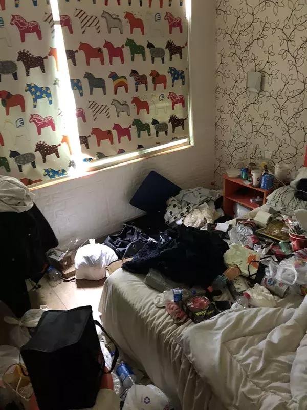 90后姑娘住酒店两个月，从不允许保洁进房打扫，最后逼得店家报警！网友：一定要转我妈看！