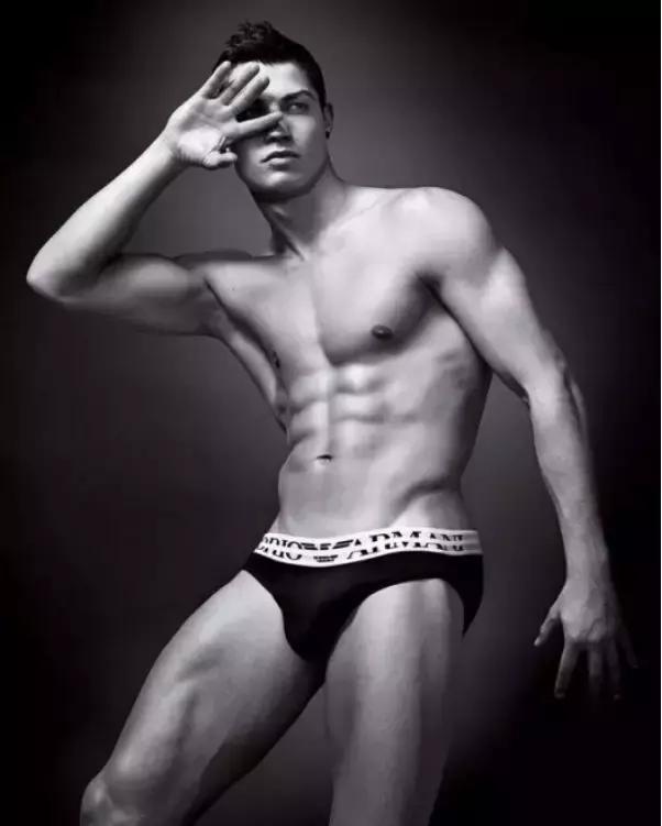 我是足球鞋，但别人都说我丑