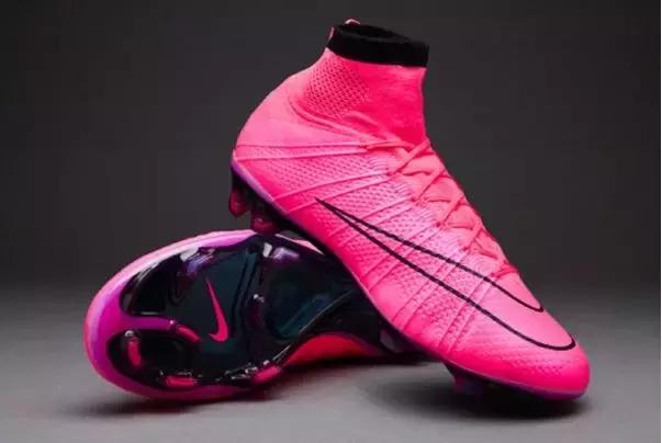 我是足球鞋，但别人都说我丑