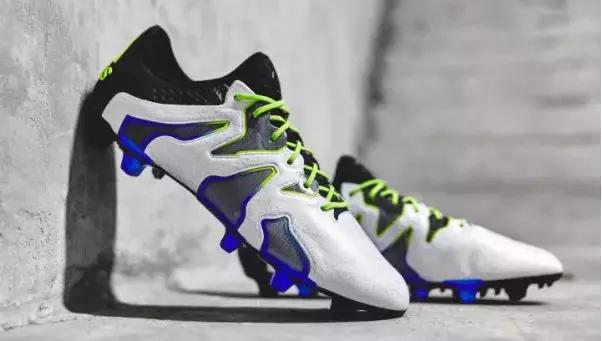 我是足球鞋，但别人都说我丑