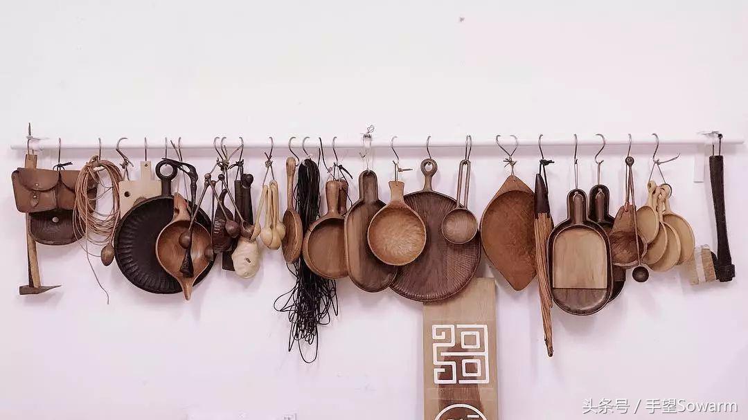 关掉公司，换个手机，摄影大叔中年“退隐”到深山做木勺