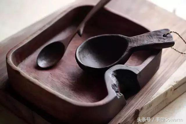 关掉公司，换个手机，摄影大叔中年“退隐”到深山做木勺