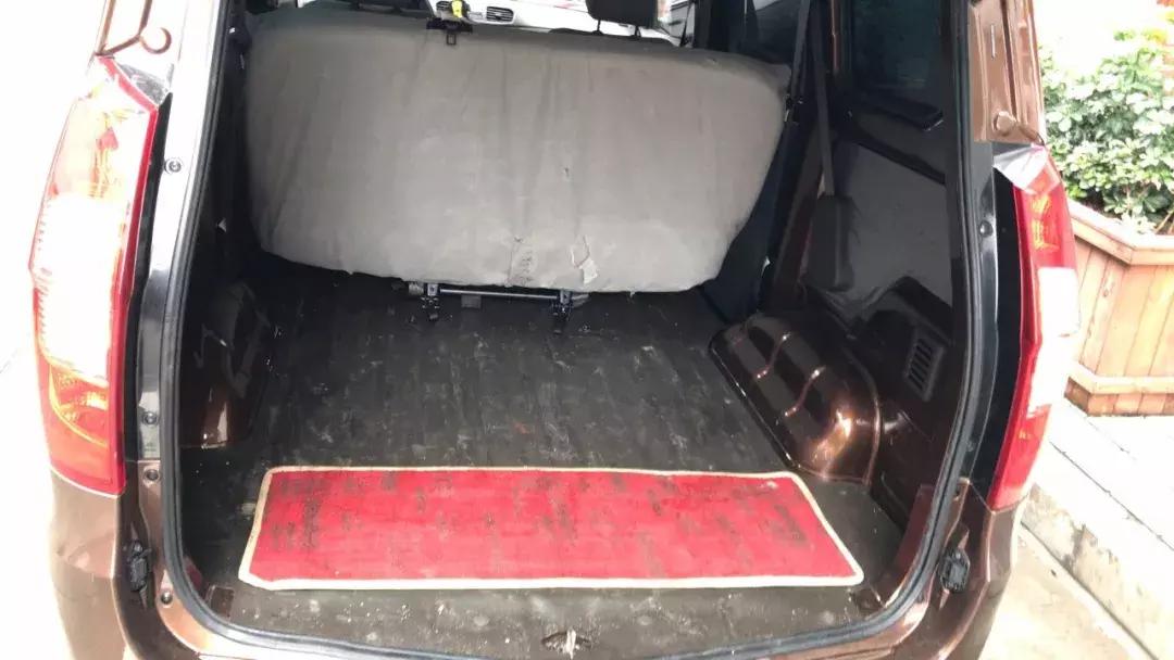 货拉拉晚上送货下雨原视频,货拉拉遇到暴雨