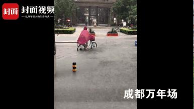 货拉拉晚上送货下雨原视频,货拉拉遇到暴雨