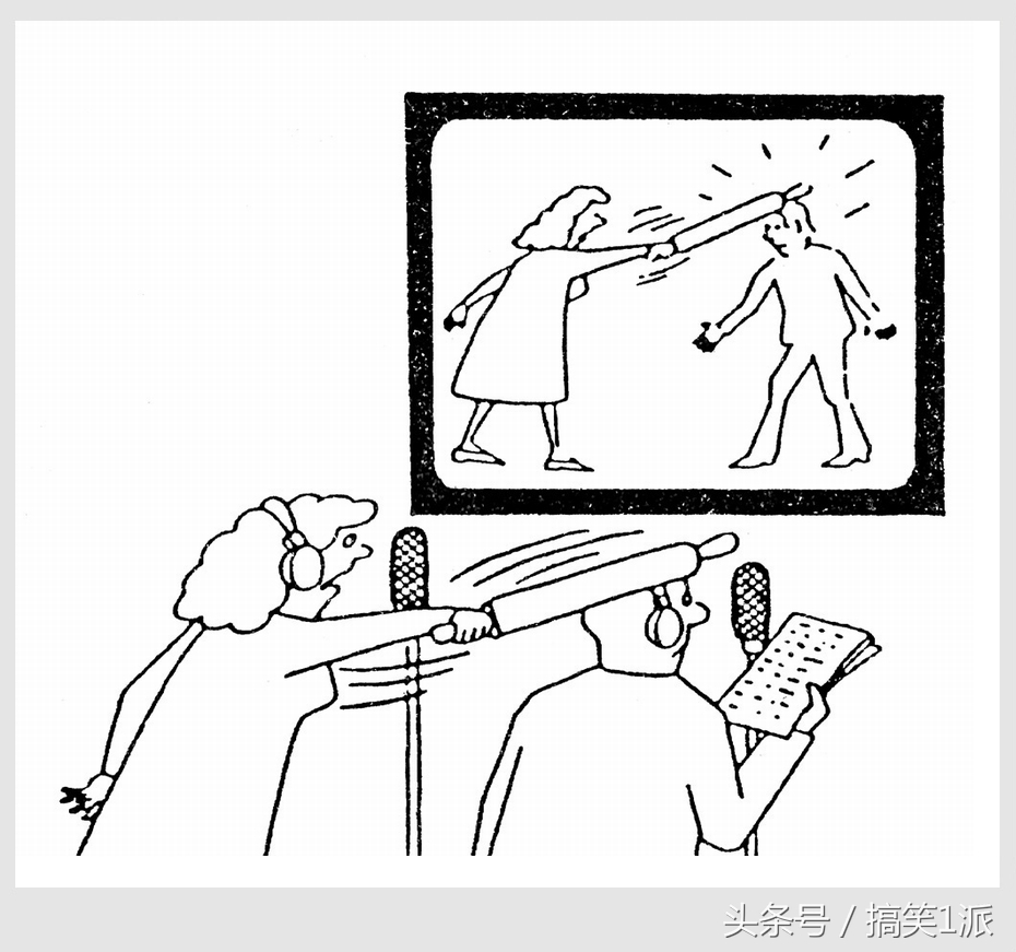 外国幽默画评析:边遛狗边看世界杯,以假乱真,假戏真做!