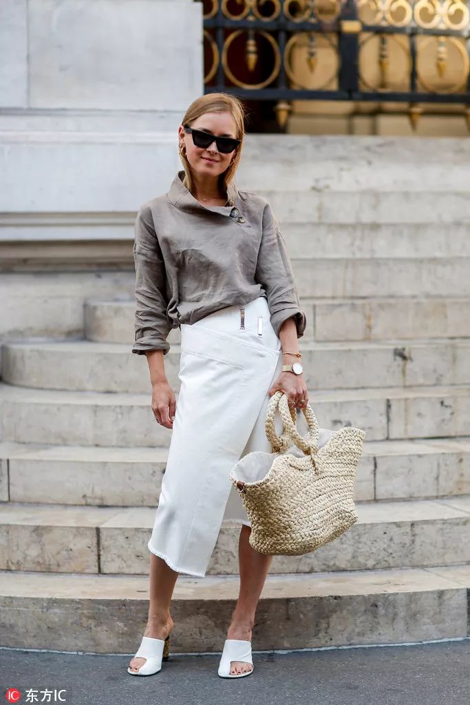 又到了该买衣服包包鞋子的时候,又到了穿凉鞋的季节了