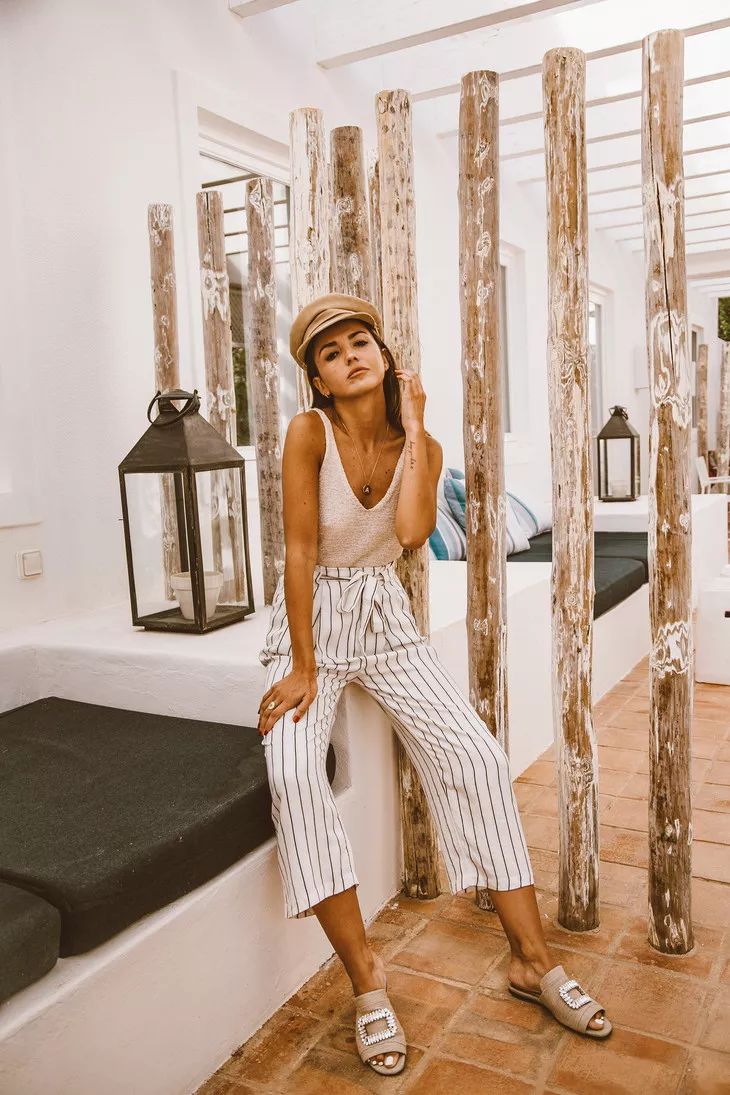 又到了该买衣服包包鞋子的时候,又到了穿凉鞋的季节了