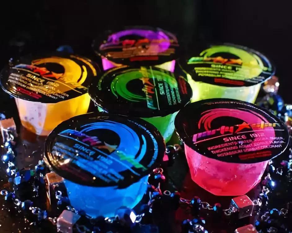 酒吧监控曝光:女孩被性侵,有多容易