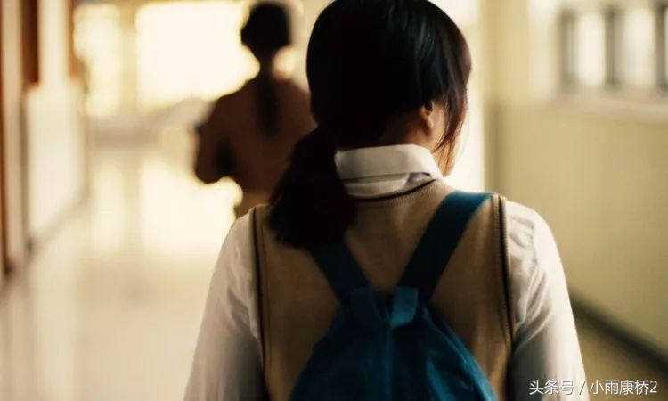 酒吧猥亵女孩被抓现行,酒吧美女遭遇性侵案最新消息