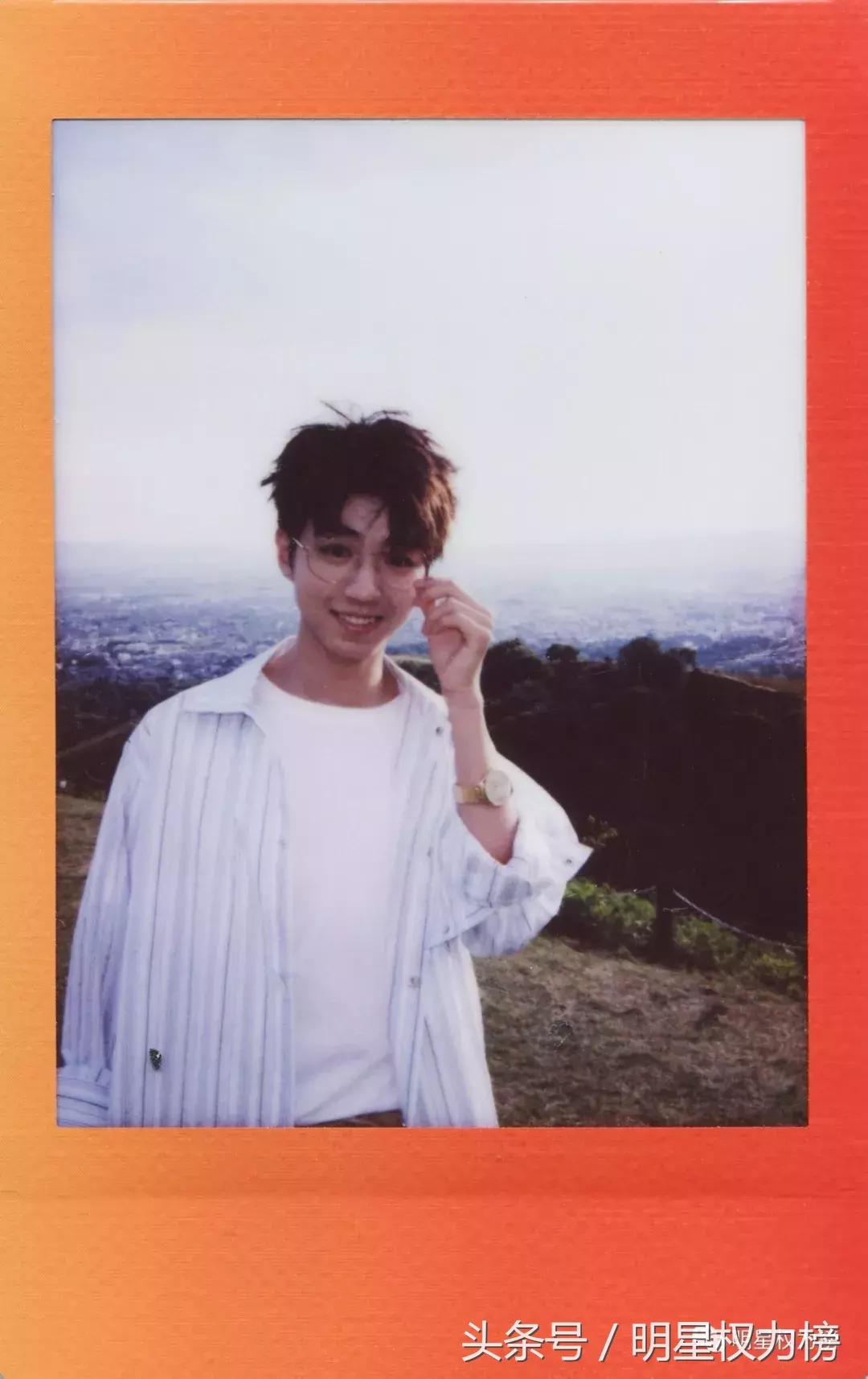 王俊凯蔡徐坤朱一龙李易峰,男明星的拍立得照片都是宝藏叭!