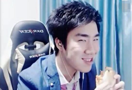 骚男单杀faker真的假的,国服最强中单faker劫