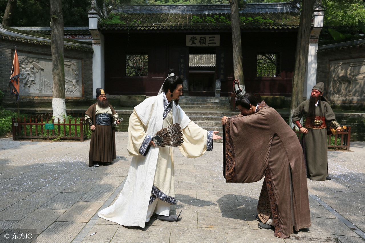 刘备开局三大绝招,这才是刘备能够屡落又屡起的秘诀