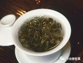 洗衣粉白糖消灭蟑螂,一勺洗衣粉