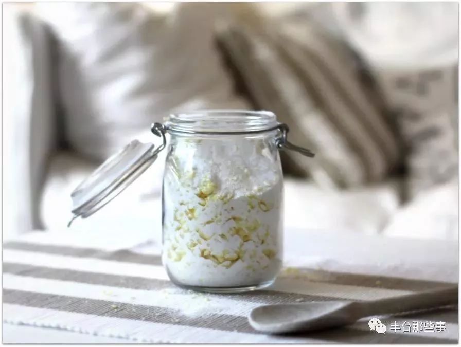 洗衣粉白糖消灭蟑螂,一勺洗衣粉