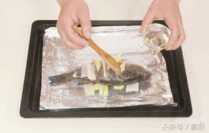 烤鱼只要方法正宗,烤鱼用炭火烤教程