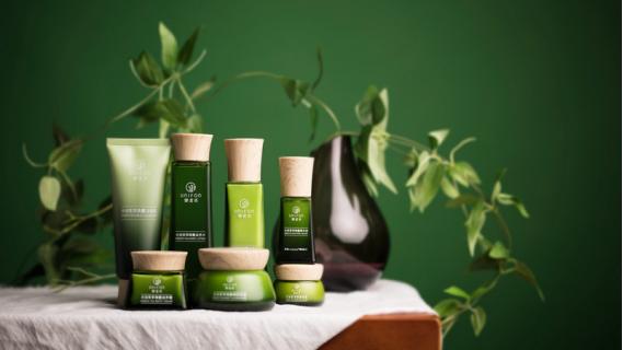 每日资讯|世界杯熬夜十大神器/名创优品腮红重金属超标/c罗美容仪