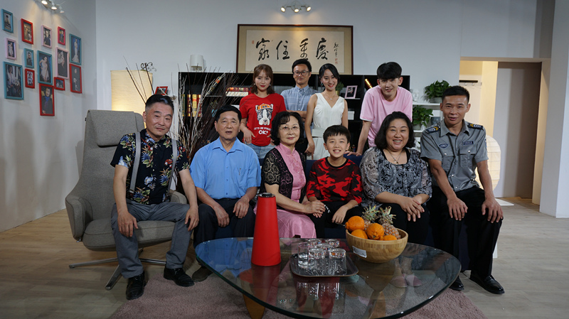 四川成都笑星胖妹刘军抖音直播间,山城棒棒军中胖妹刘军近况如何