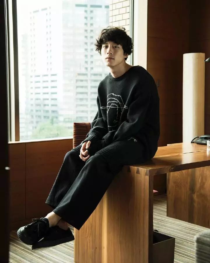 男生海边拍照如何摆pose,双人男生拍照pose姿势大全