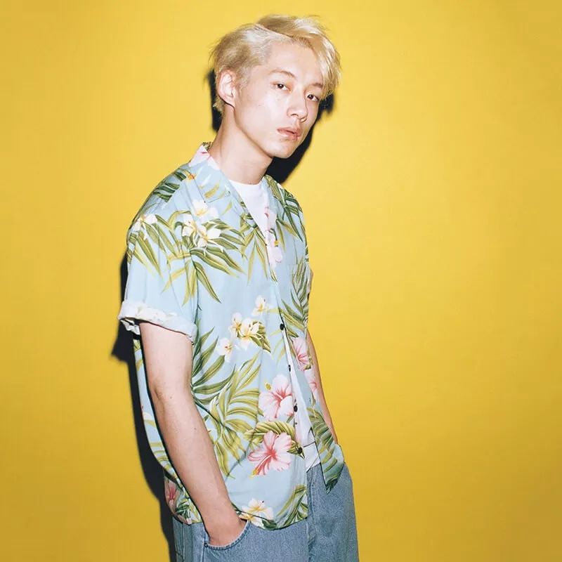 男生海边拍照如何摆pose,双人男生拍照pose姿势大全