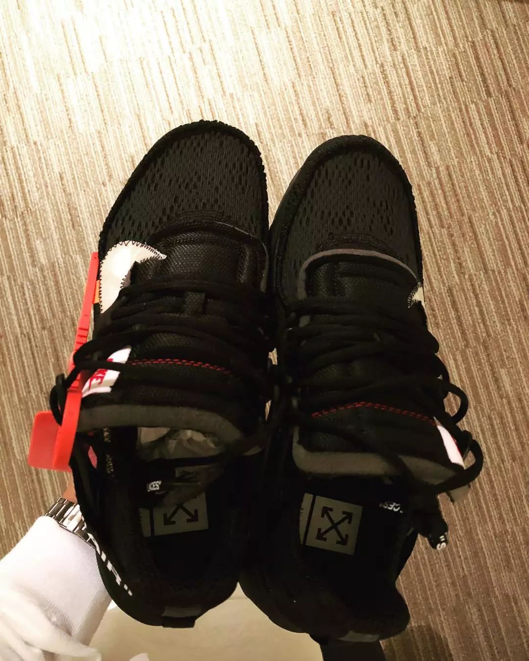 潮流｜DC开拍小丑独立电影，余文乐晒OWxAirPresto“黑魂”配色