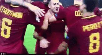 运动员为什么喜欢互相摸屁屁？