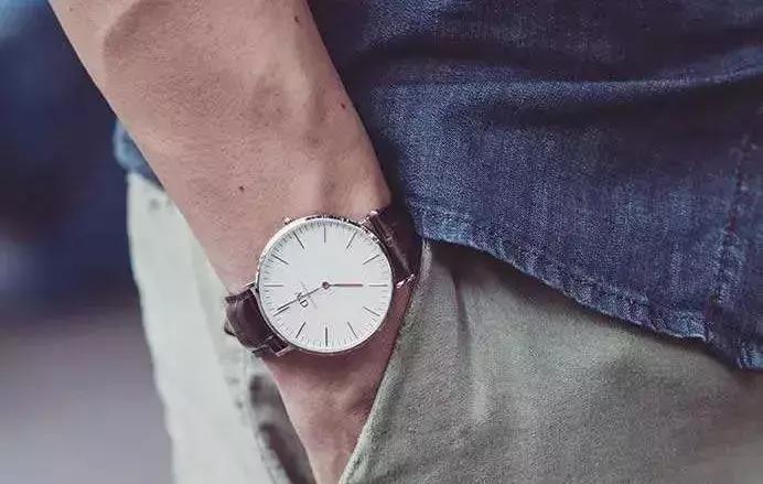 dw手表在华强北哪里拿货,200多元的dw手表是正品吗