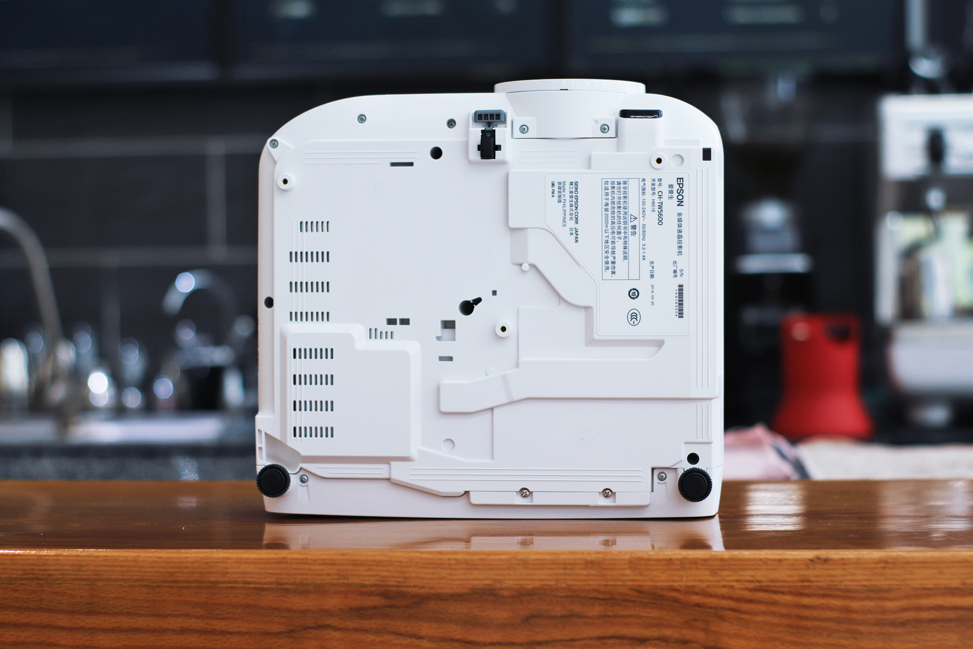 爱普生tw5600投影仪是商用型的吗,爱普生epsonch-tw7000投影仪评测