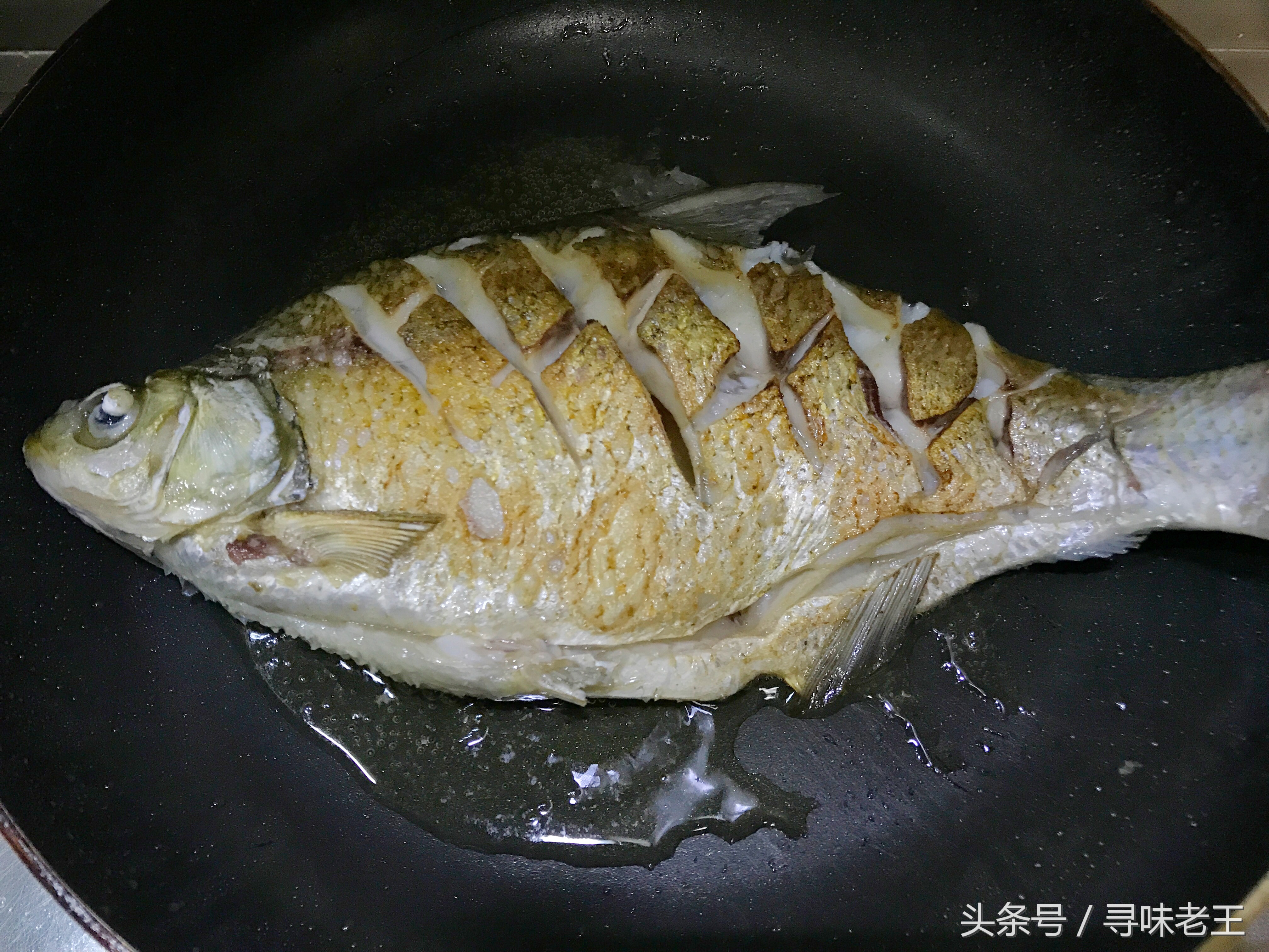 红烧鱼为何总做不出大厨味道,自己做的红烧鱼怎么不入味