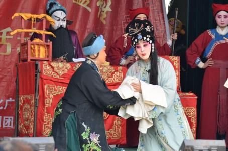 窦娥临死前为何发三桩毒誓,窦娥临死前为什么要发三桩毒誓