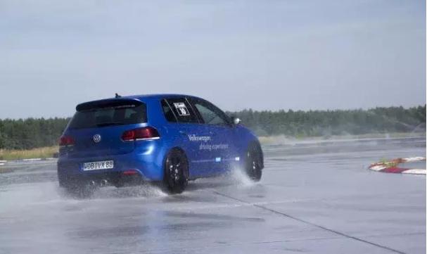 高尔夫空间会不会太小,高尔夫家用到底够不够