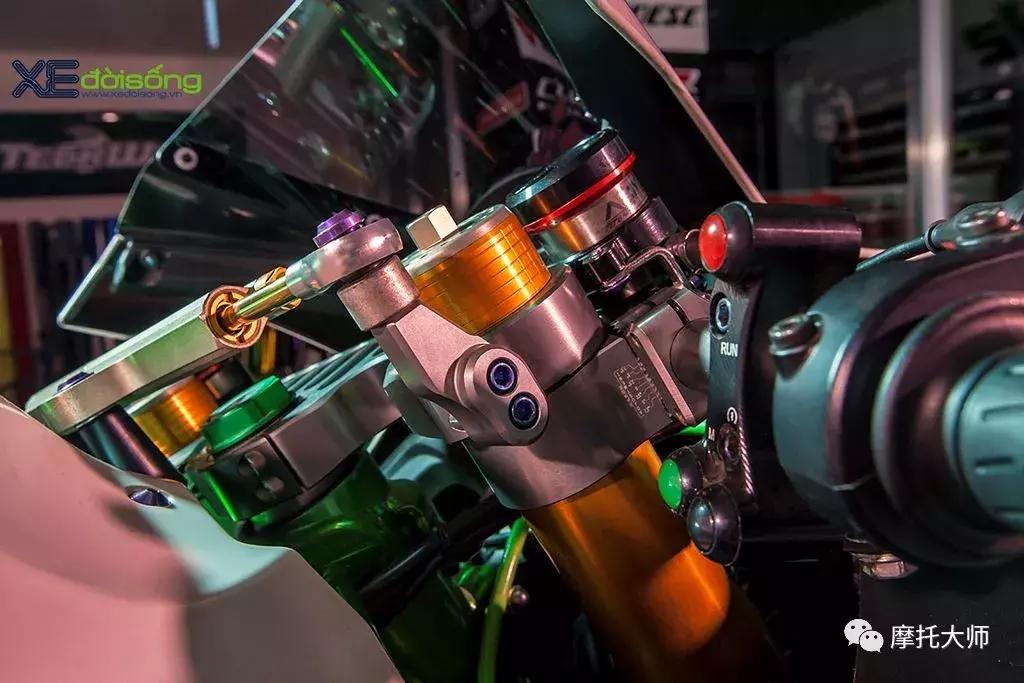 这下迪拜警队不提这台“闻风丧胆”的H2，真对不起它土豪气质了！