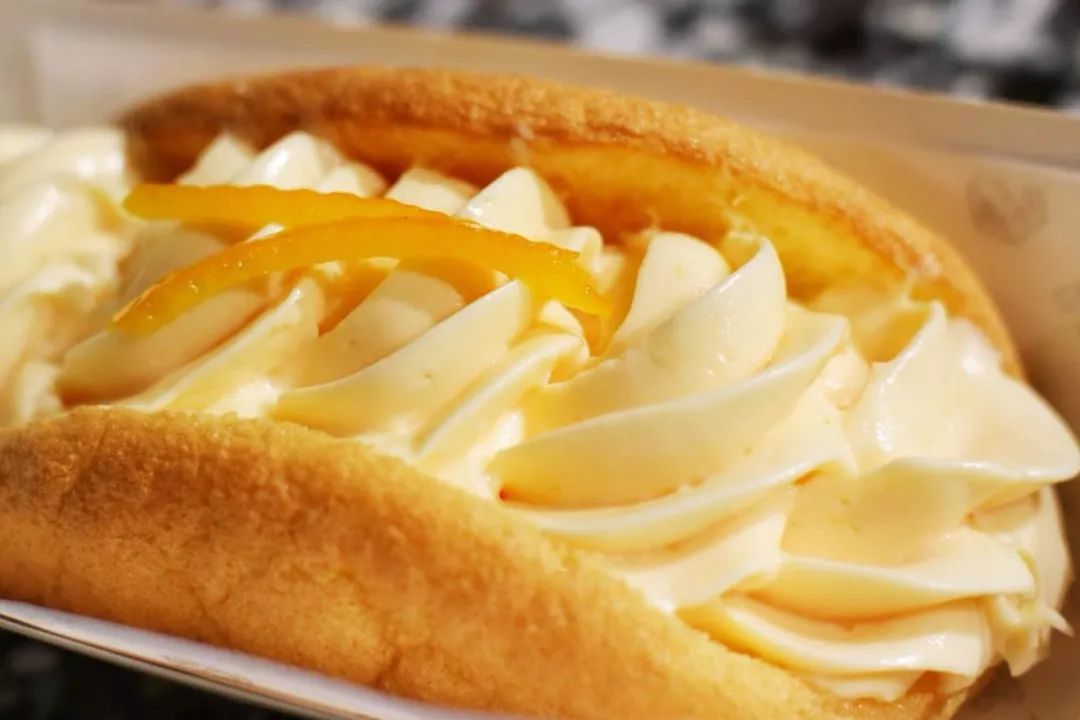 为了1000支大牌口红，我走进了一家明星网红店