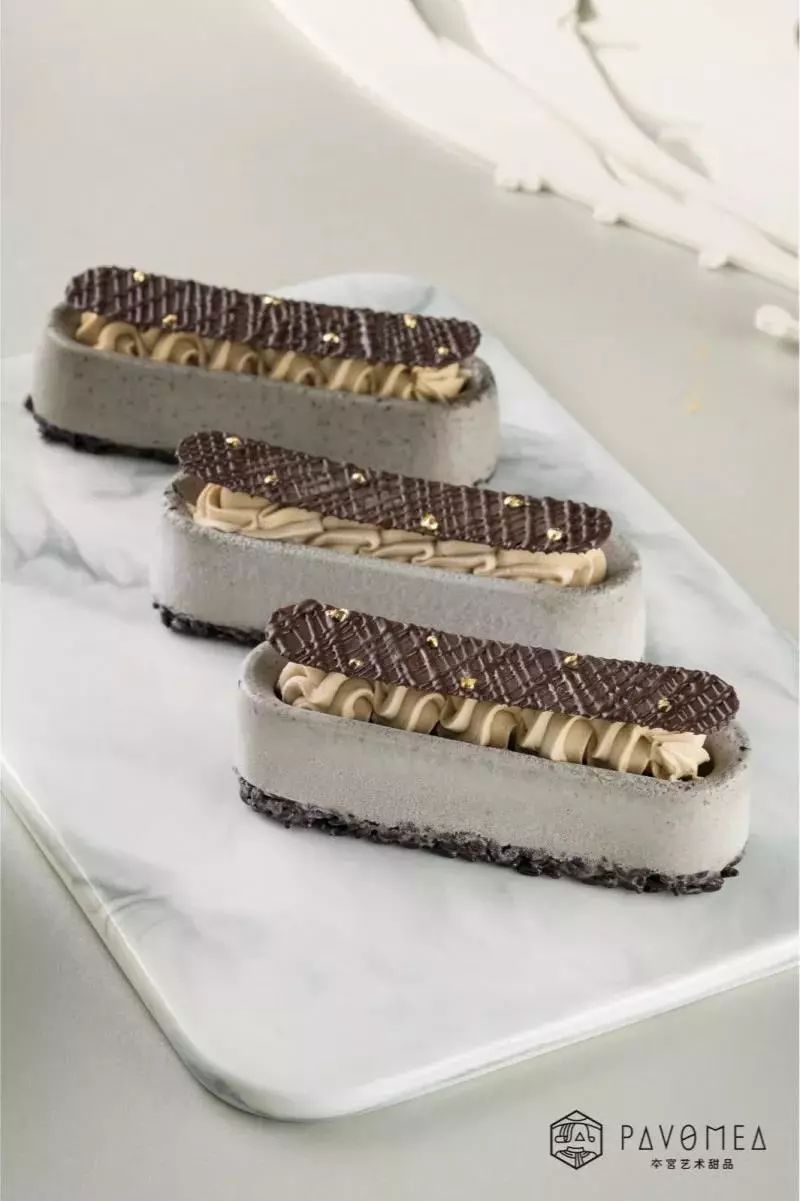 为了1000支大牌口红，我走进了一家明星网红店