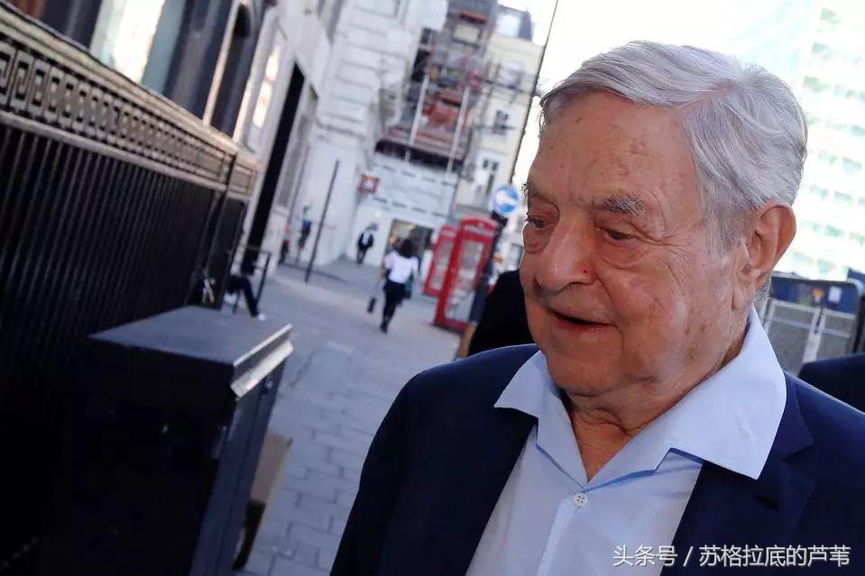 散步就选白金汉宫？你无论如何也难以拒绝他