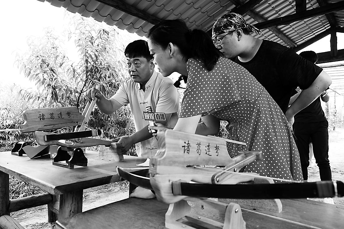 传说中的诸葛连弩如今竟被“复活”,幕后制作者竟是……