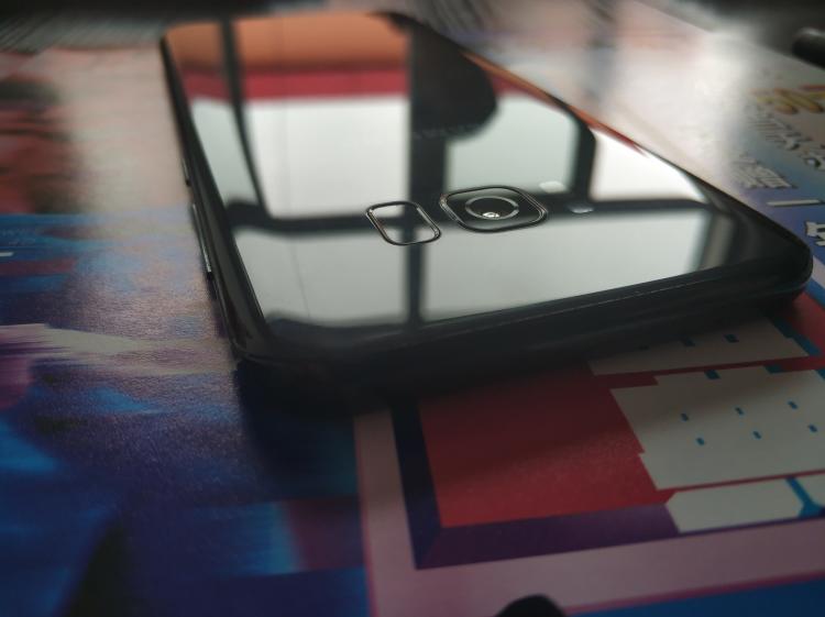 三星颜值巅峰之作，骁龙835+4G+64G，2288元三星S8+简评