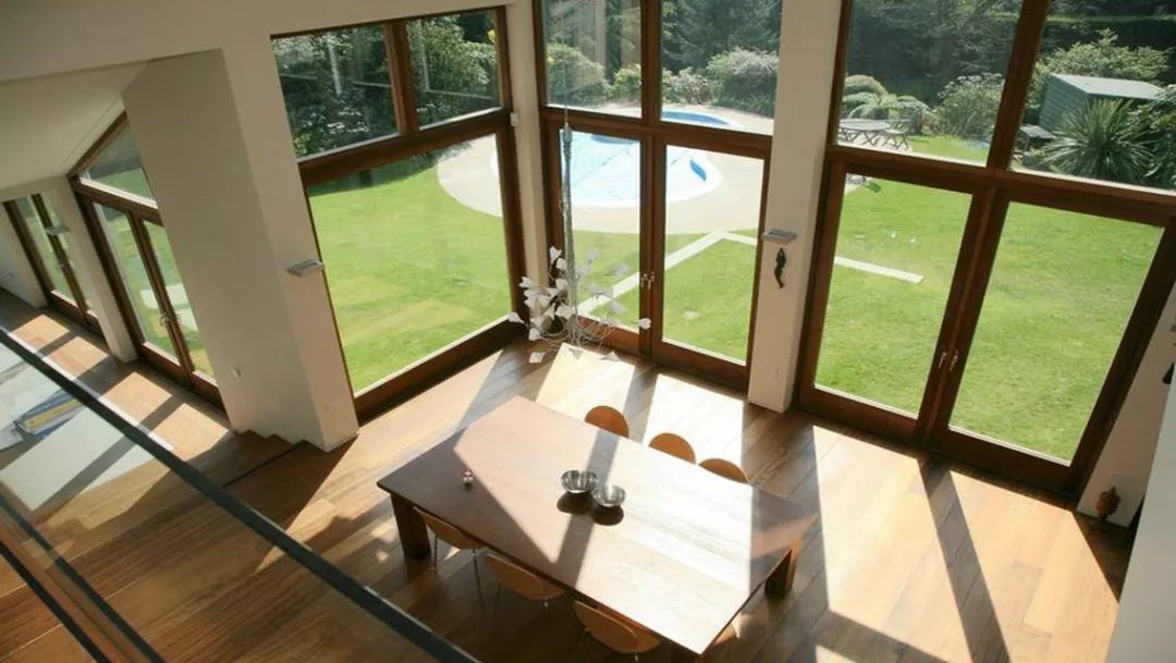 窗户大暴雨漏水怎么办,狂风暴雨铝合金窗漏水