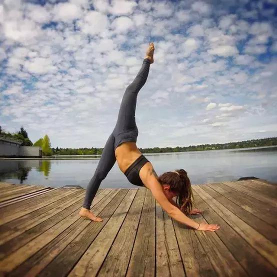每天拉腿筋有啥改善,怎么矫正腿型让腿变得很好看