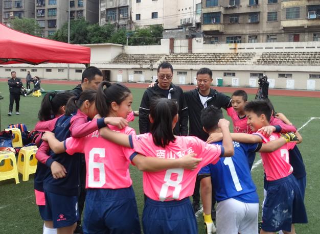 从园艺山到世锦赛绿茵场的“绵阳小将”